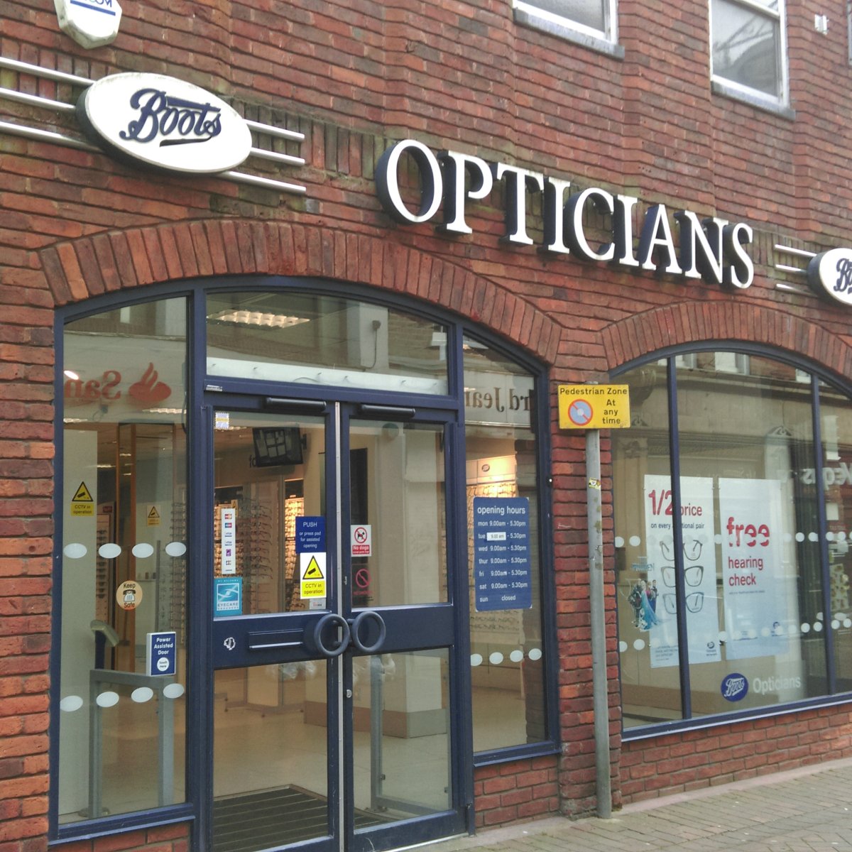 boots-opticians-go-hertford